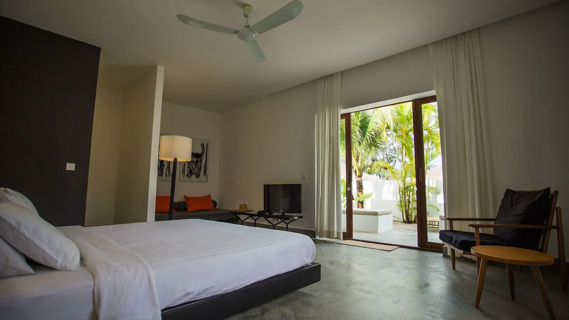 Tamu Otres Hotel Sihanoukville 4*,
